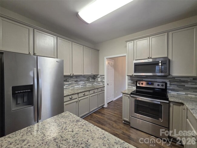 Building Photo - 2023 Heywood Ave