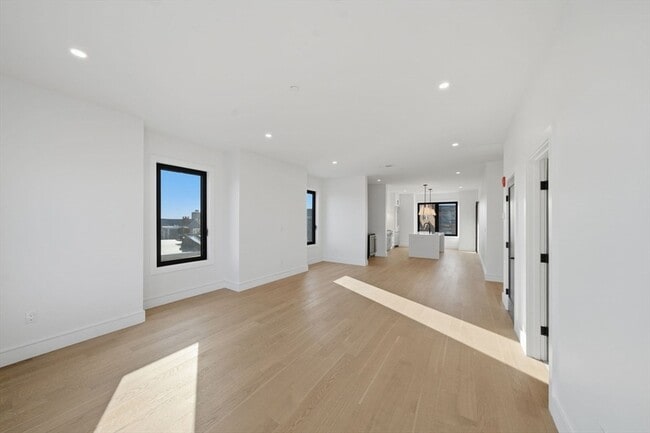 Building Photo - 238 Webster St