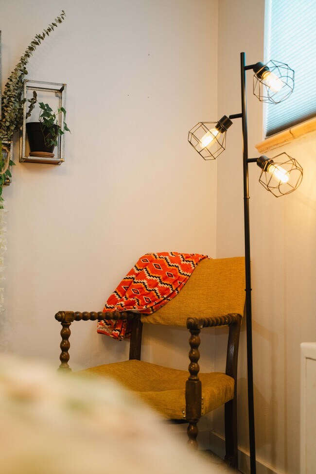 Building Photo - 1155 Ash St