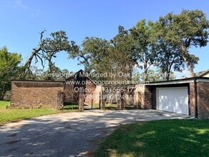 Building Photo - 1607 Chestnut Ridge Rd