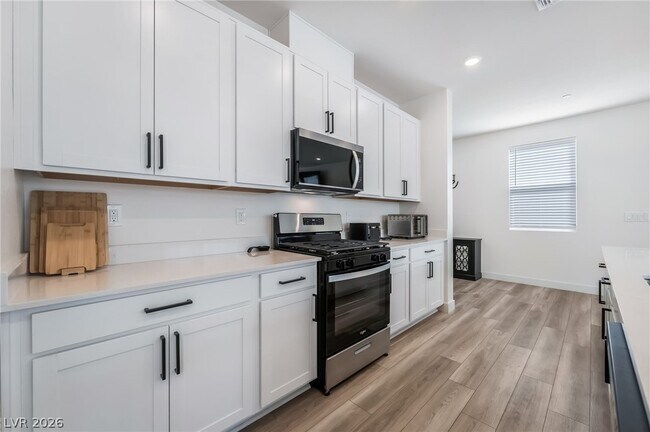 Building Photo - 670 Tranquil Bay Ct