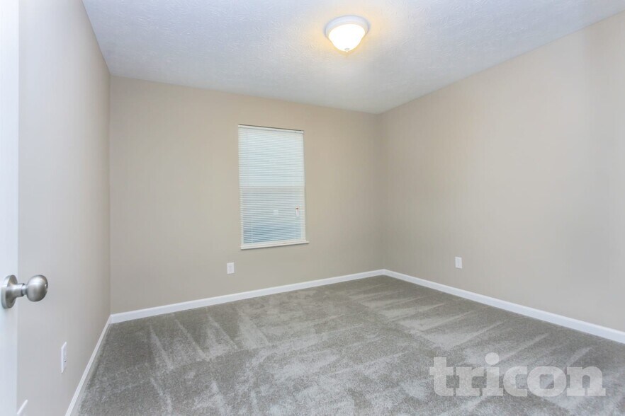 Building Photo - 10406 Deercrest Ln