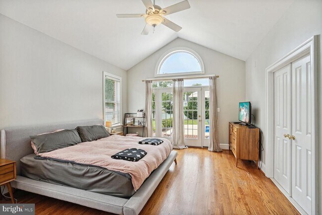 Building Photo - 5248 Clifton St