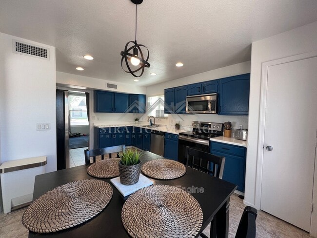 Building Photo - 3402 W Frankfurt Dr