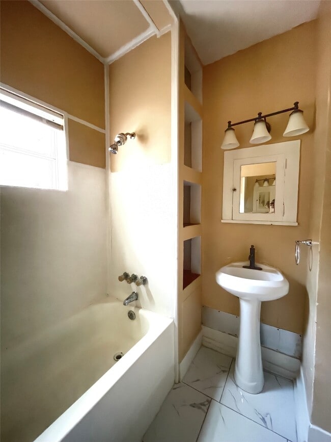 Building Photo - 6912 Avenue C