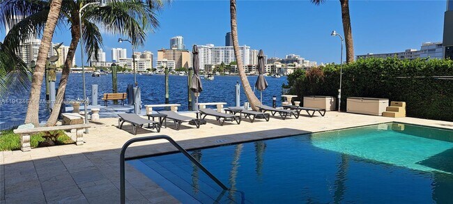 Building Photo - 468 Golden Isles Dr