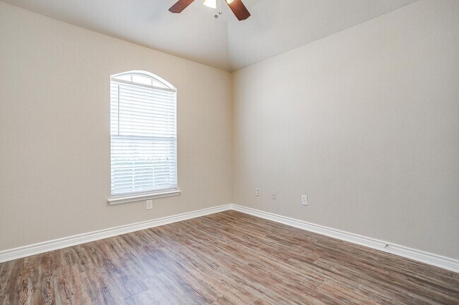 Building Photo - Perfectly located.  3 Bedroom, 2 Bath Home-  White Settlement ISD- 76108