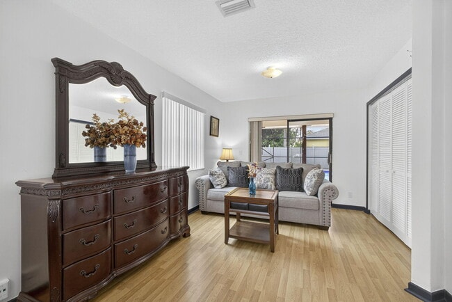 Building Photo - 798 Blueberry Dr