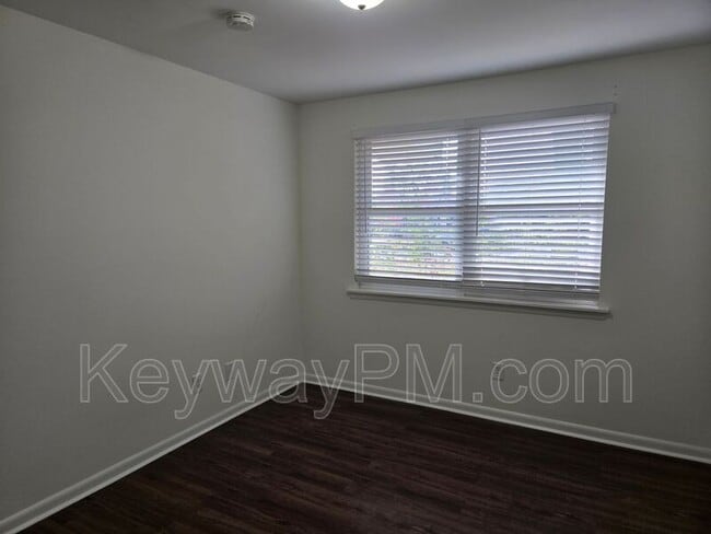 Building Photo - 3327 Cockatoo Rd