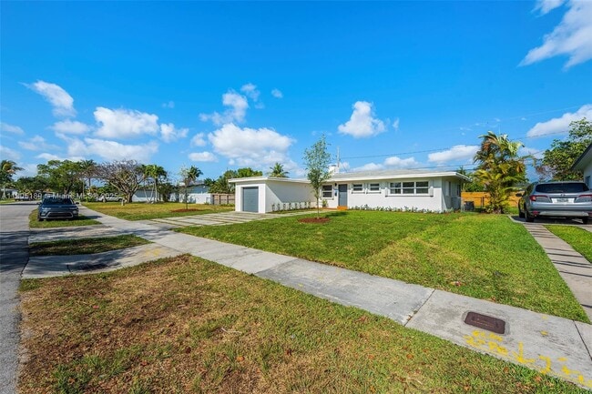 Building Photo - 9411 Jamaica Dr