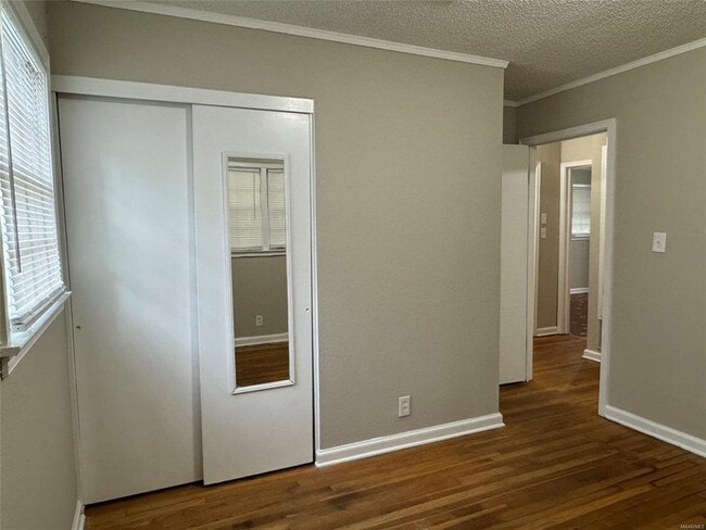 Building Photo - 1106 Lombard Dr