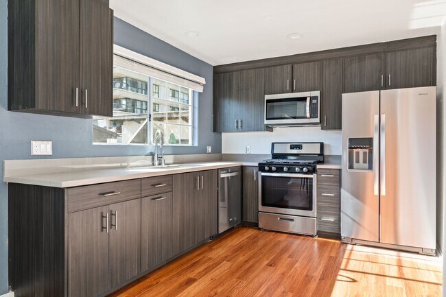 Building Photo - 10777 Ashton Ave