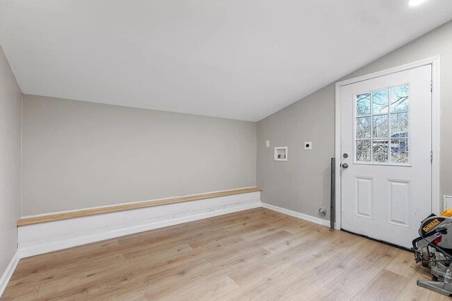 Building Photo - 627 Miles Rd