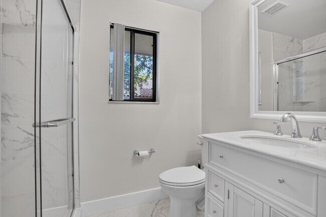 Building Photo - 65 Pelican Pointe Dr