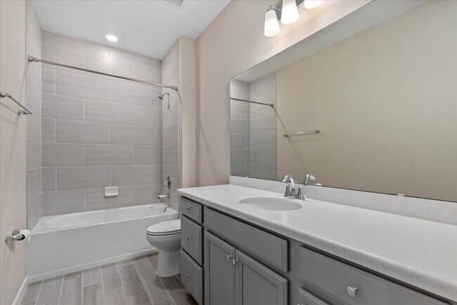 Building Photo - 1719 Amberly Dr