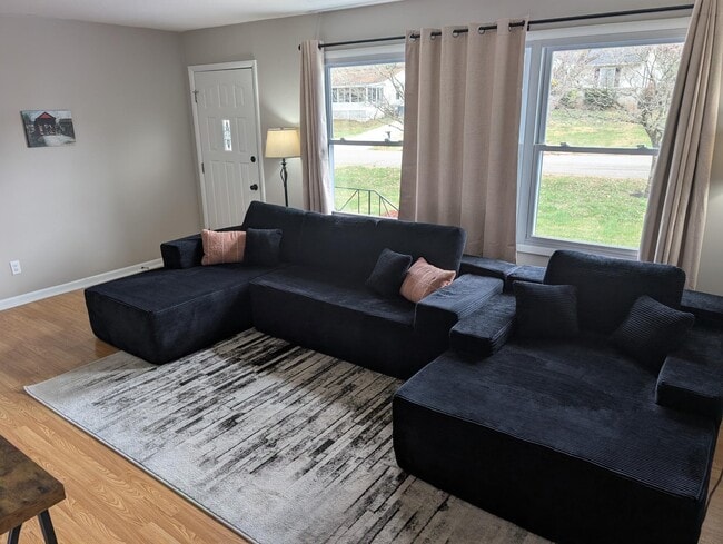 Building Photo - June St - Bedroom 1