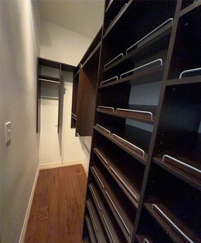 Building Photo - 3911 Barnes St