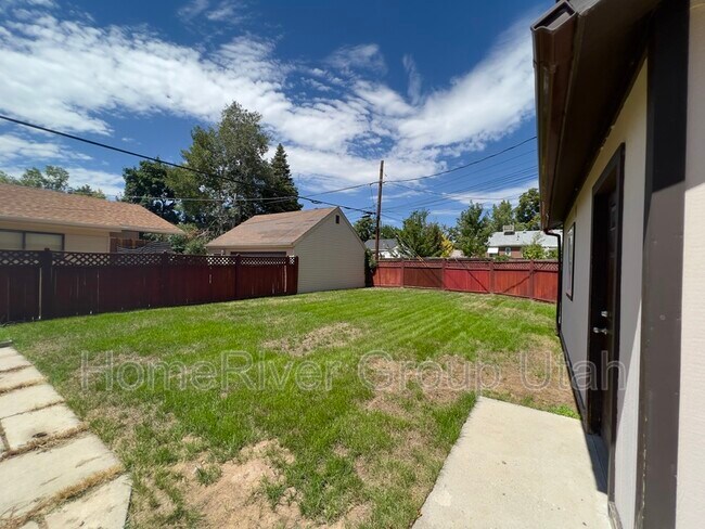 Building Photo - 2155 Westminster Ave