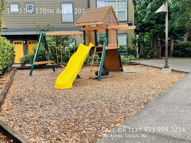 Building Photo - 1000 SW 170th Ave