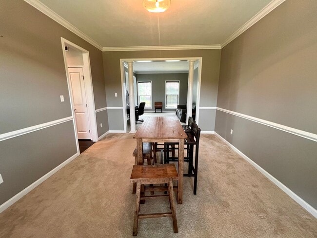 Building Photo - 3006 Farm View Dr