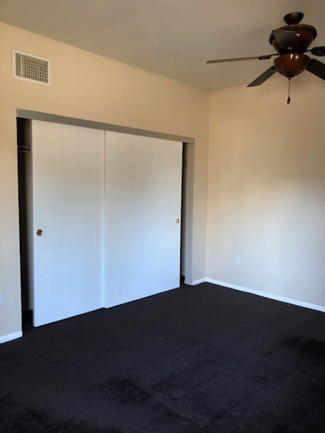 Building Photo - Burbank Blvd. #210-11124 Rental, Comenzar