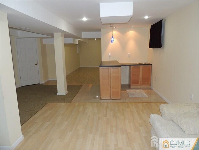 Building Photo - 107 Amy Dr