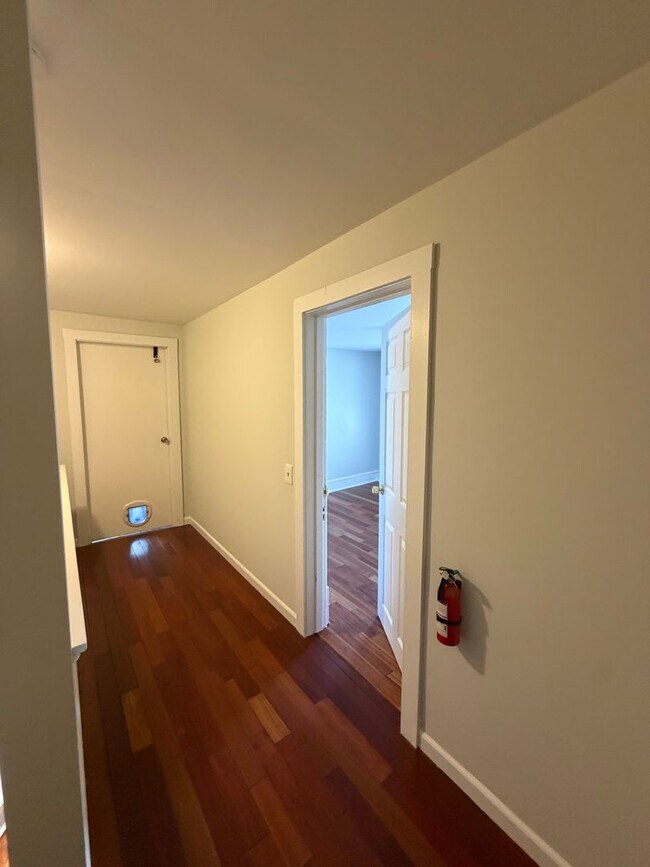 Building Photo - 27-29 Dalton Ave