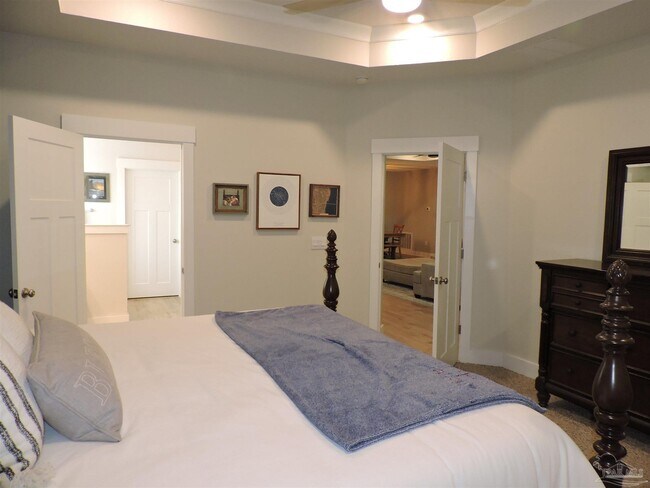 Building Photo - 10612 Davenport Lp