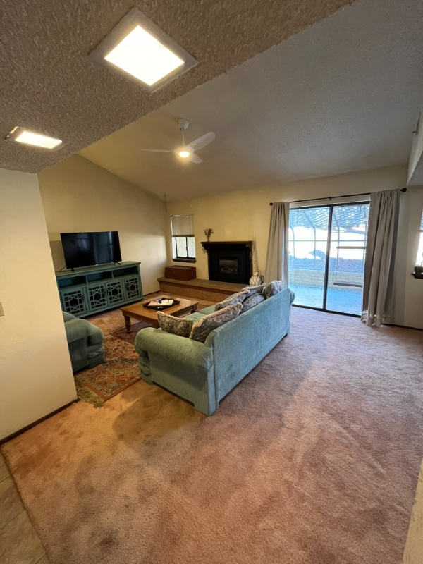 Building Photo - 5200 Villa View Dr