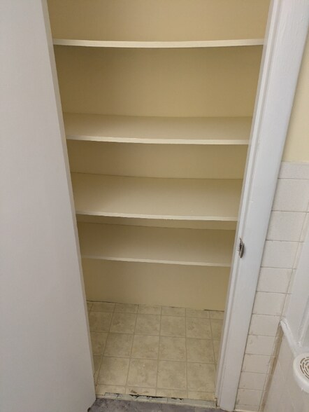 Building Photo - 47 Knapp St