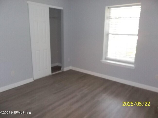 Building Photo - 7816 Delaroche Dr