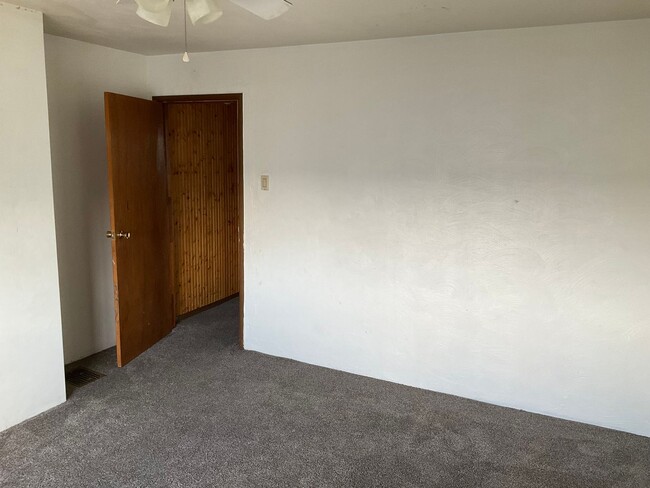 Building Photo - Charming 3-Bedroom 1 bath rental home in H...
