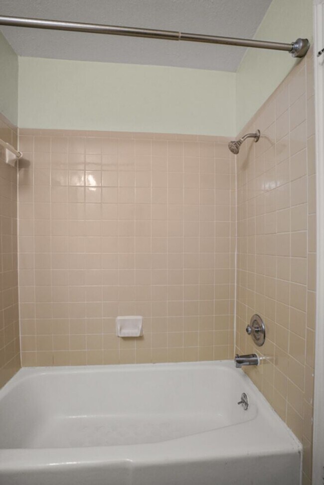 Building Photo - 9203 Kempler Dr