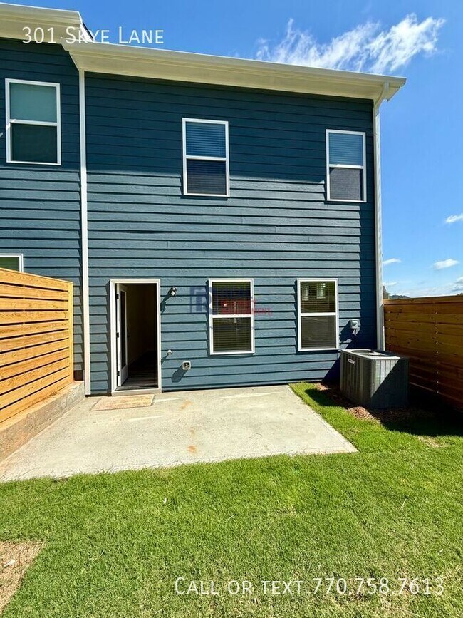 Building Photo - 301 Skye Ln