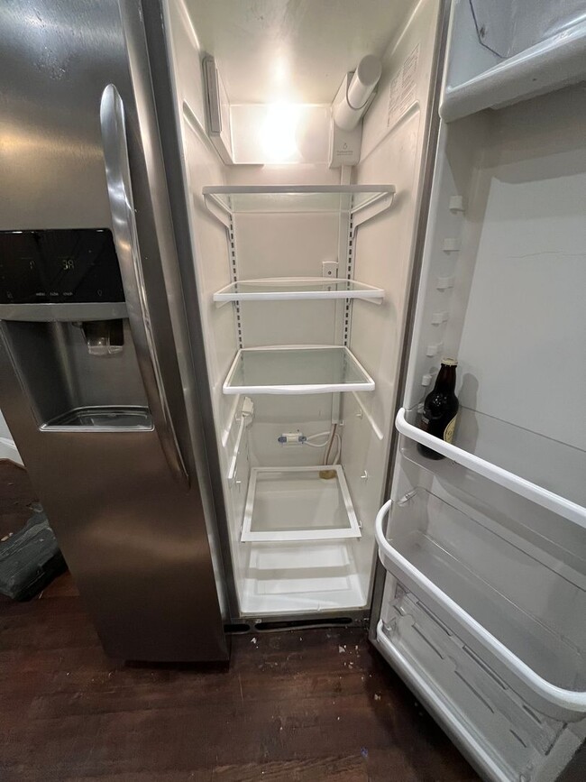 Building Photo - Gorgeous Brookland Townhouse | 4200 sqft 6 Bd 3.5 bth | Yard | 3 Porches