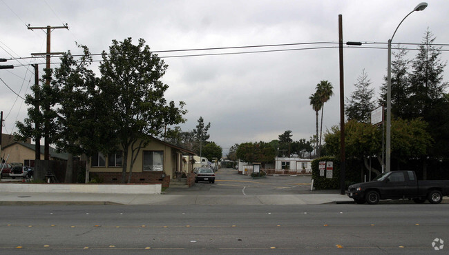 Primary Photo - Thunderbird Mobile Home Park