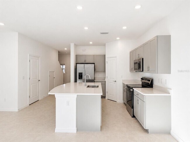 Building Photo - 15144 Cuzcorro Ct