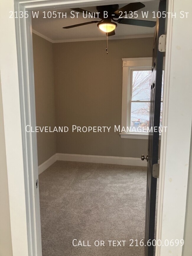 Building Photo - 2135 W 105th St