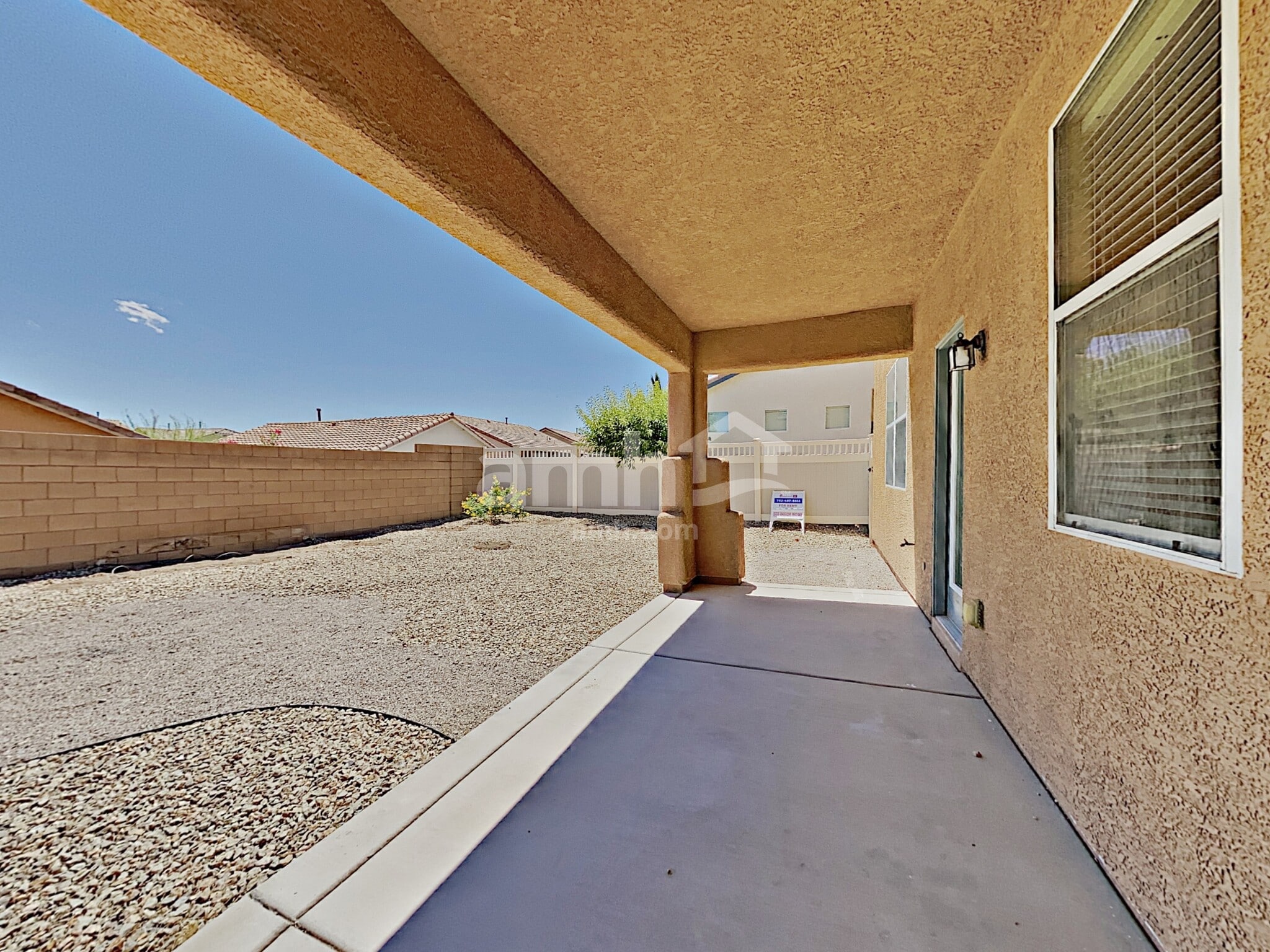 Building Photo - 1052 Crescent Falls St