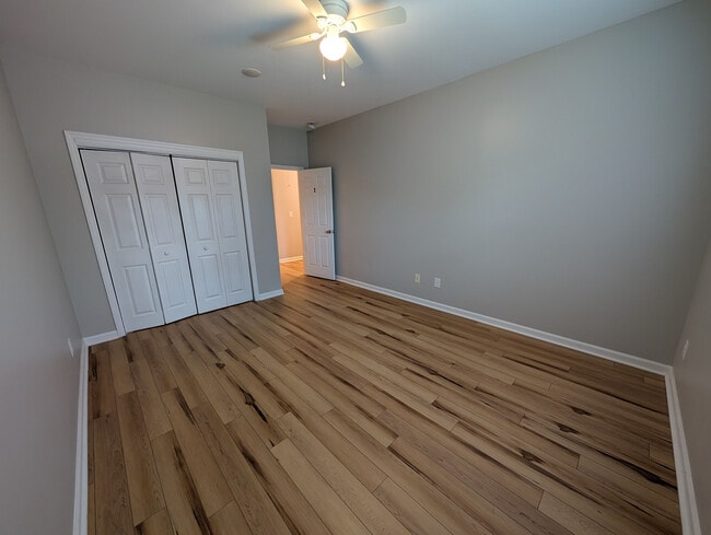 Building Photo - Room in House on Stone Mountain Dr