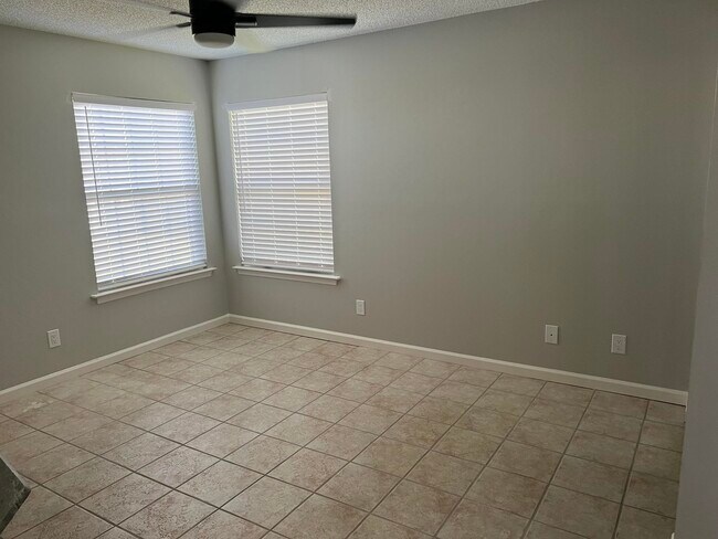 Building Photo - 8829G Barkwood Dr
