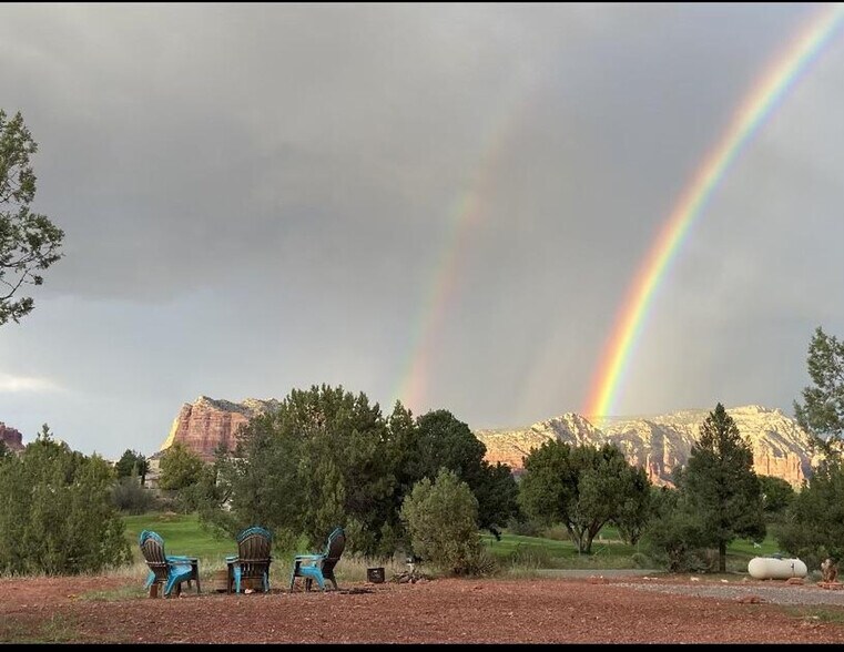 Building Photo - 105 Rojo Dr