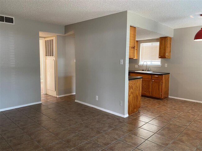 Building Photo - 3419 Willowrun Dr