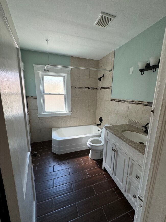 Building Photo - 3334 W 99th St