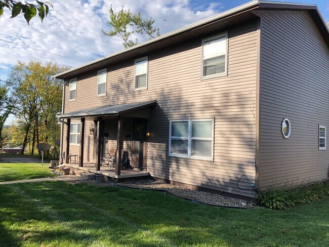 Primary Photo - 352 3rd Ave