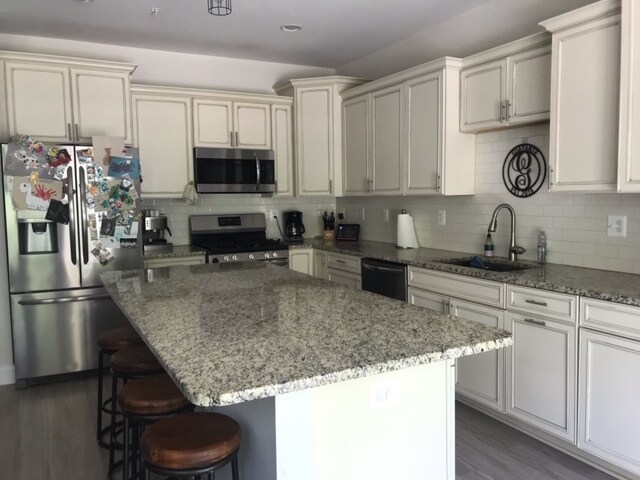 kitchen - 624 Heathland Trl