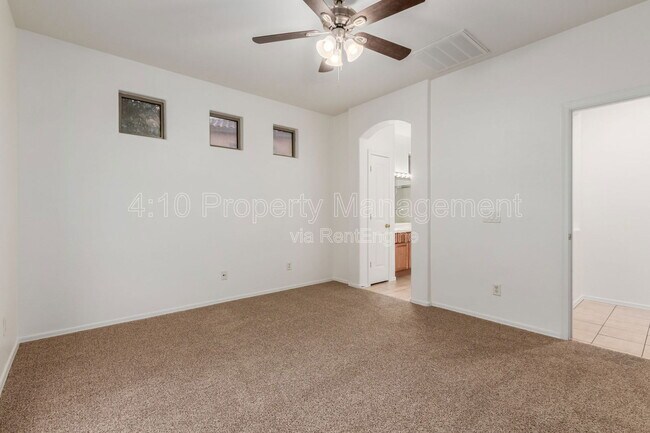 Building Photo - 2644 E Chester Dr