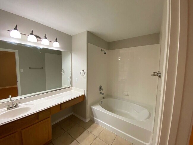 Building Photo - 38 W Sage Creek Pl