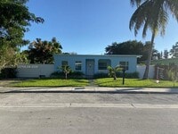 Building Photo - 5910 SW 62nd Terrace