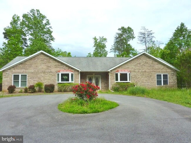 Building Photo - 267 Cedar Ridge Dr
